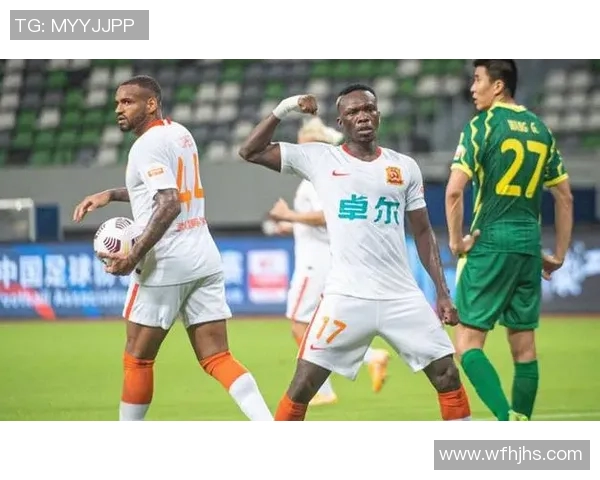 深圳足球队以66分领跑精英赛积分榜展现强大实力与竞争力 深圳足球队以66分领跑精英赛积分榜展现强大实力与竞争力